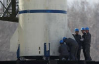 Β.Κορέα: Στο πεδίο δοκιμών μεταφέρθηκαν καύσιμα για εφοδιασμό πυραύλου